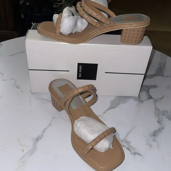 DOLCE VITA SANDALS, FAUX LEATHER, STUDDED, SIZE 8-1/2M - Picture 4 of 8